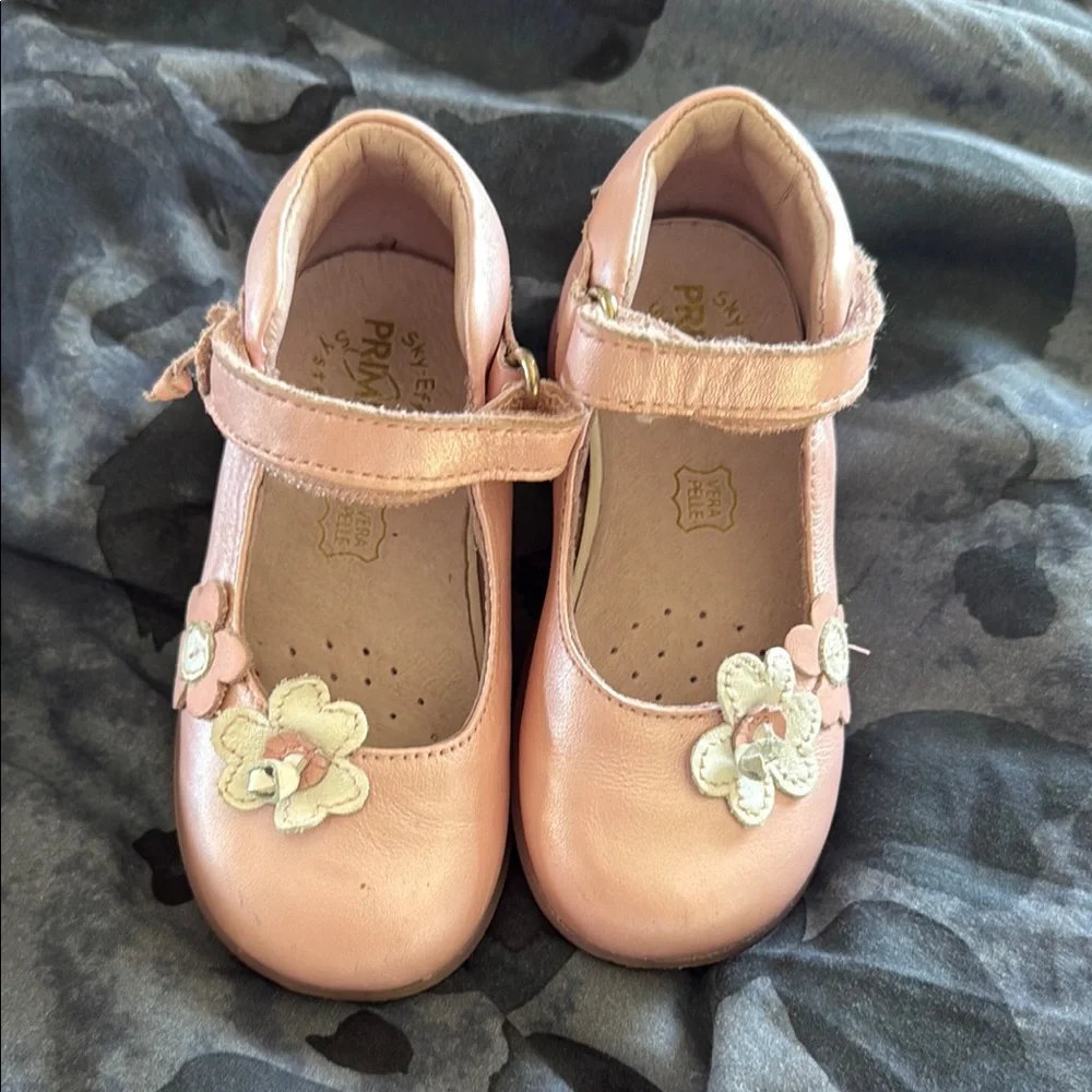 Primigi Light Pink Kids Dress Shoes with Floral Design 6.5